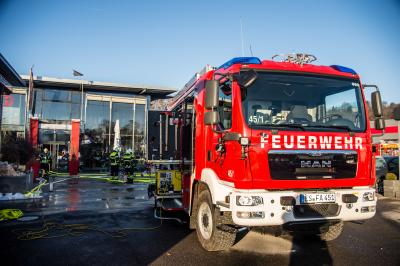 Altbach: Brand der Bikeschmiede - Feuerwehr im Grosseinsatz